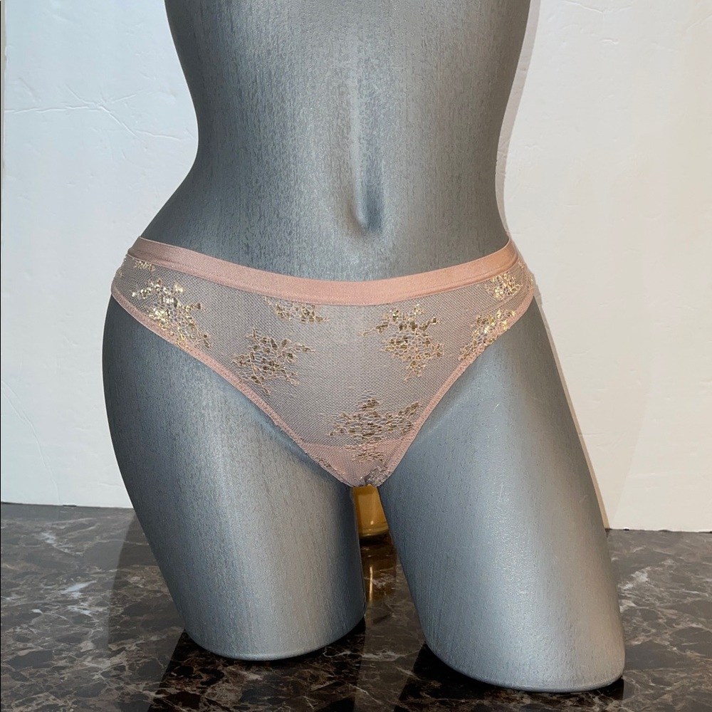 Victoria’s Secret Very Sexy Thong String Panty U Underwear. Size Small. NWT